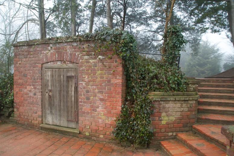 The Old Tomb at Mount Vernon - the original resting place of George Washington (Rob Shenk - Mount Vernon Ladies' Association)