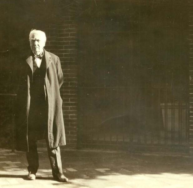 Thomas Edison outside of Washington’s tomb, September 19, 1916 (MVLA)